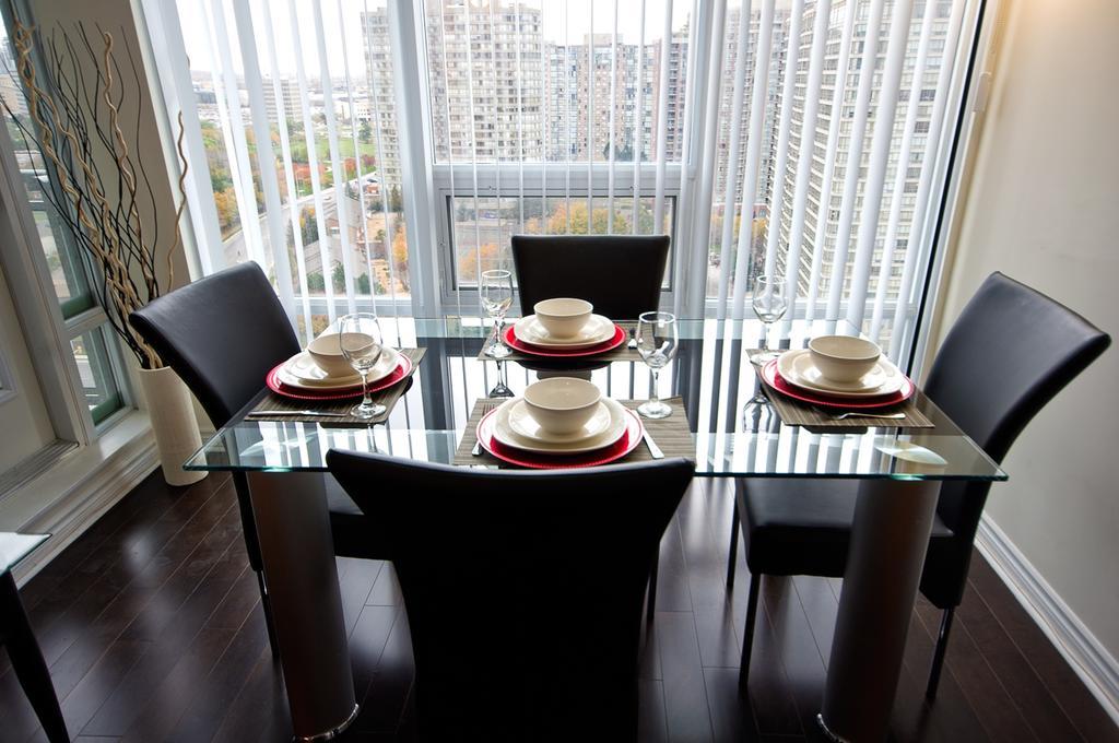 Whitehall Suites - Mississauga Furnished Apartments Dış mekan fotoğraf