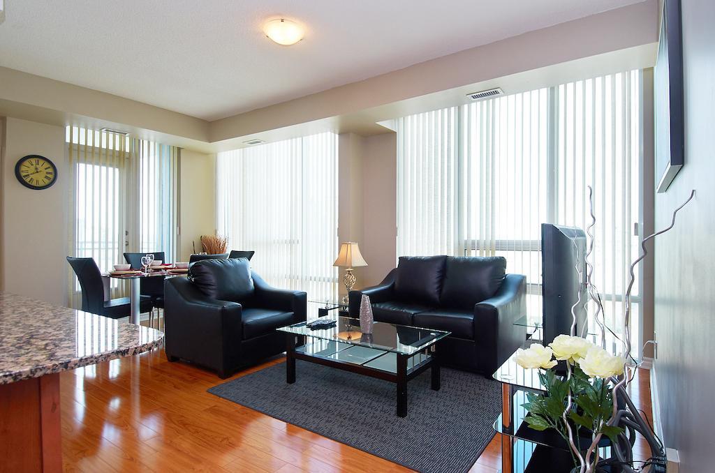 Whitehall Suites - Mississauga Furnished Apartments Dış mekan fotoğraf