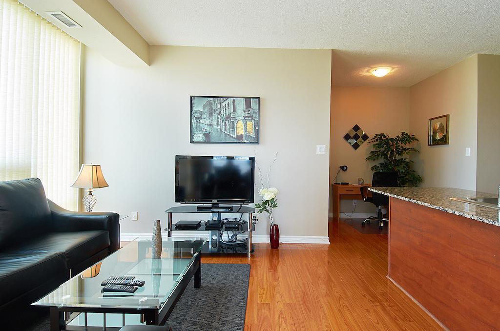 Whitehall Suites - Mississauga Furnished Apartments Dış mekan fotoğraf