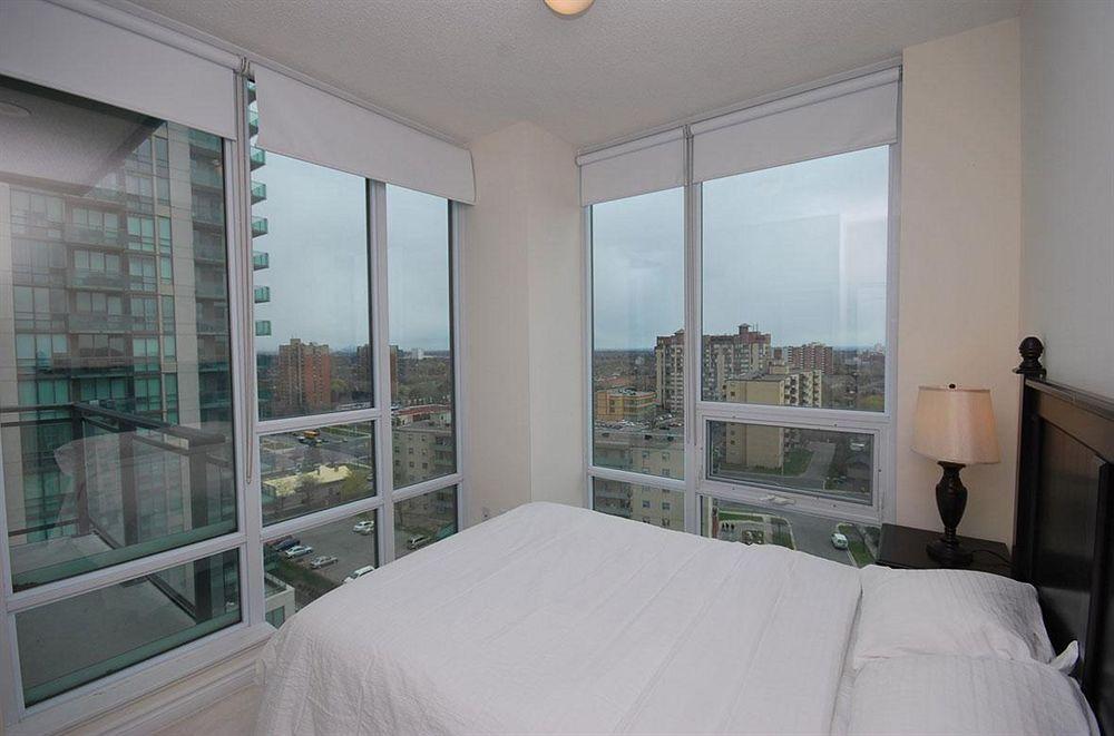 Whitehall Suites - Mississauga Furnished Apartments Dış mekan fotoğraf