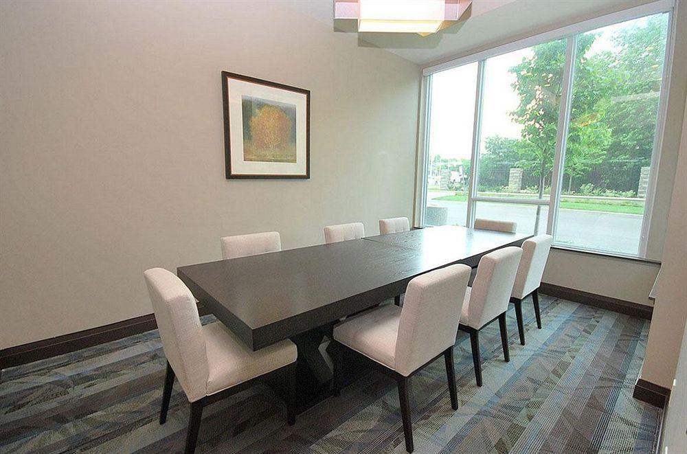 Whitehall Suites - Mississauga Furnished Apartments Dış mekan fotoğraf