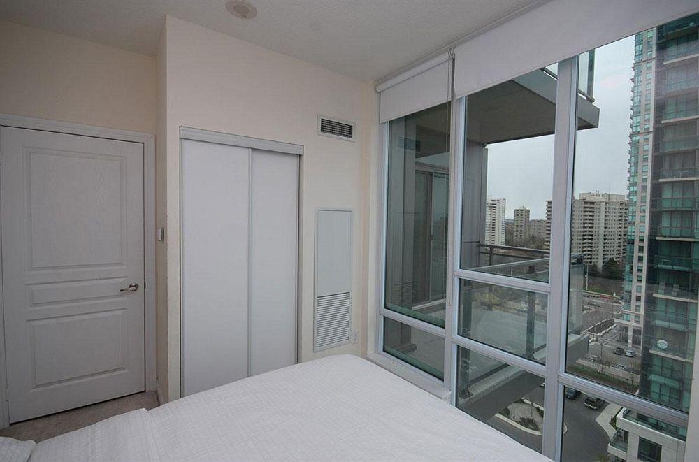 Whitehall Suites - Mississauga Furnished Apartments Dış mekan fotoğraf