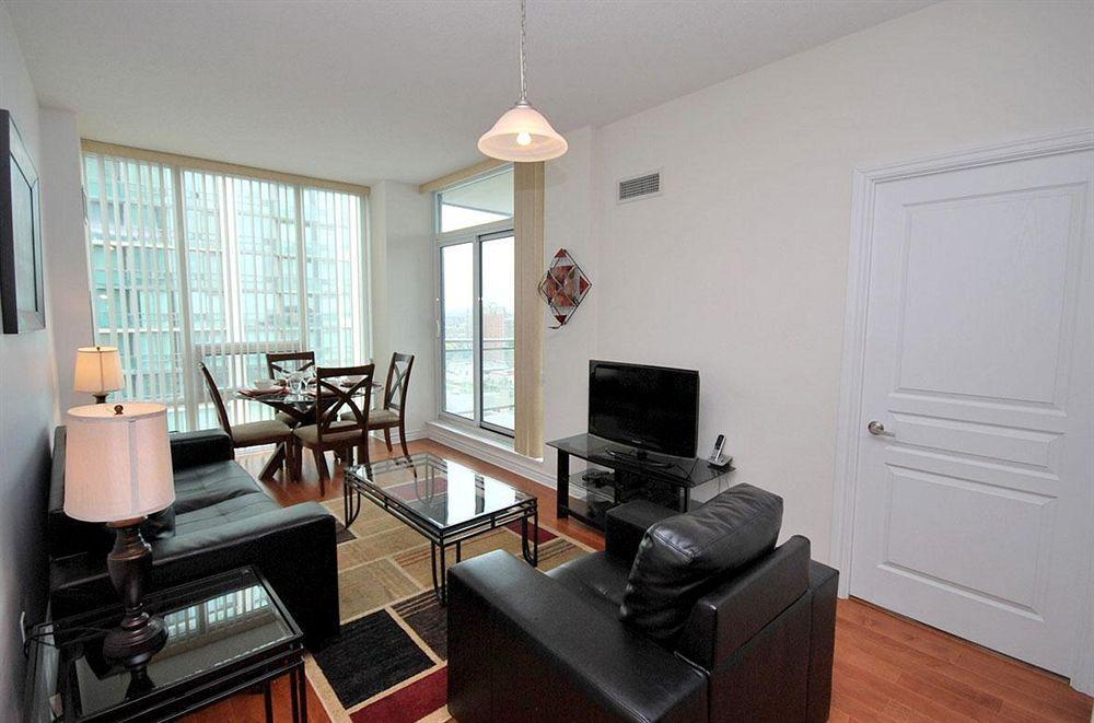 Whitehall Suites - Mississauga Furnished Apartments Dış mekan fotoğraf