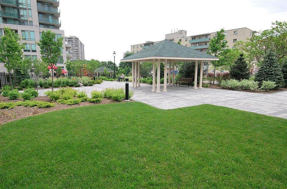 Whitehall Suites - Mississauga Furnished Apartments Dış mekan fotoğraf