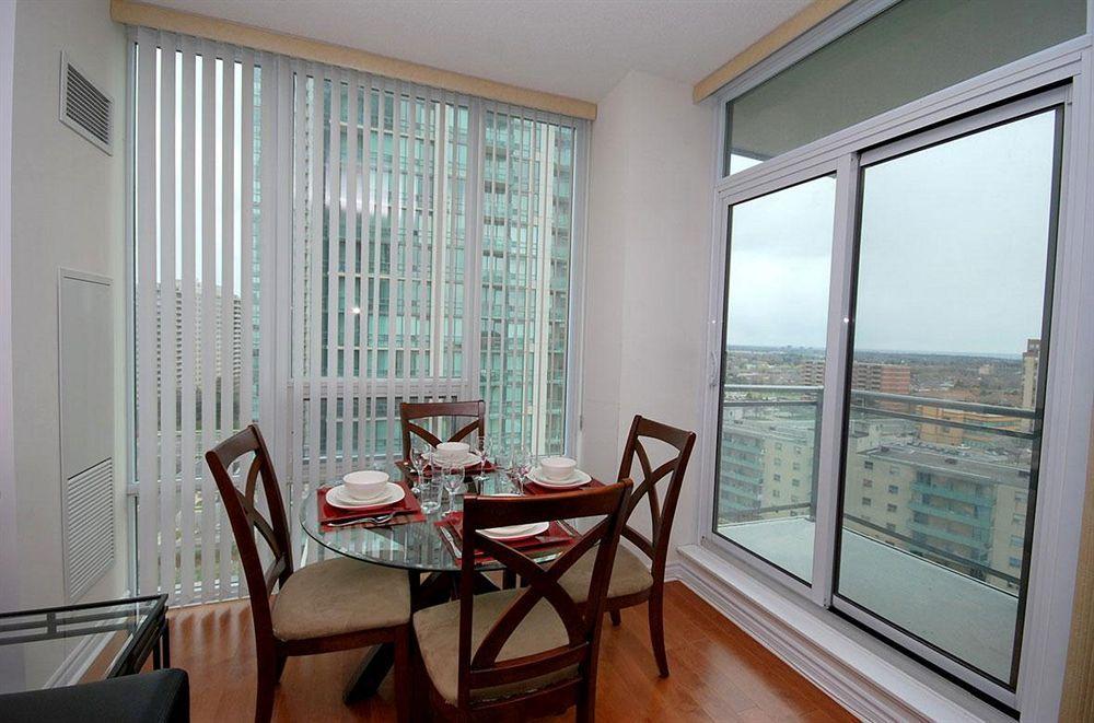 Whitehall Suites - Mississauga Furnished Apartments Dış mekan fotoğraf