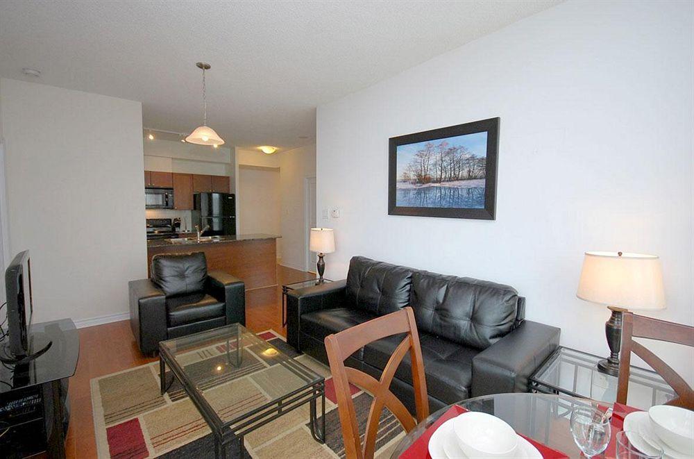 Whitehall Suites - Mississauga Furnished Apartments Dış mekan fotoğraf