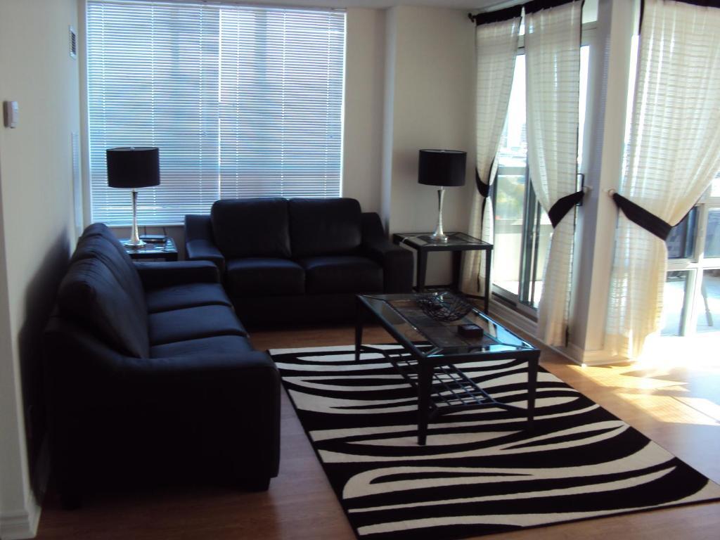 Whitehall Suites - Mississauga Furnished Apartments Dış mekan fotoğraf