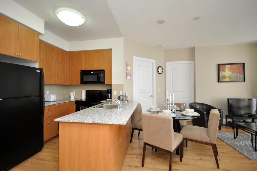 Whitehall Suites - Mississauga Furnished Apartments Dış mekan fotoğraf