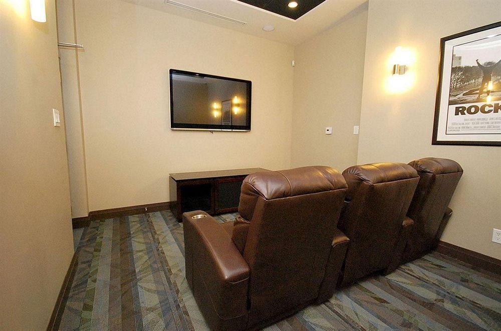 Whitehall Suites - Mississauga Furnished Apartments Dış mekan fotoğraf