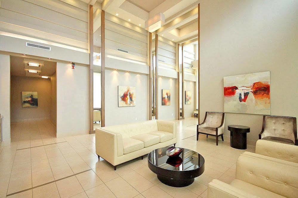 Whitehall Suites - Mississauga Furnished Apartments Dış mekan fotoğraf