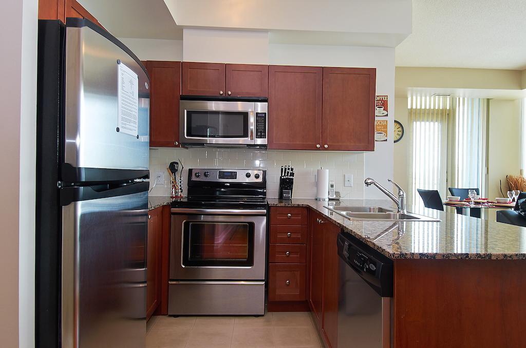 Whitehall Suites - Mississauga Furnished Apartments Dış mekan fotoğraf