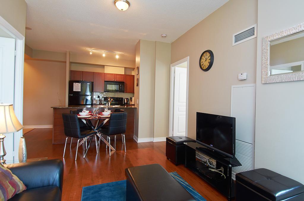 Whitehall Suites - Mississauga Furnished Apartments Dış mekan fotoğraf