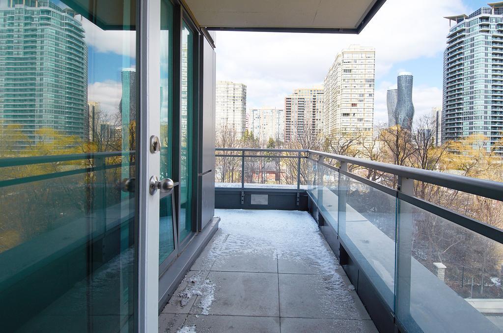 Whitehall Suites - Mississauga Furnished Apartments Dış mekan fotoğraf