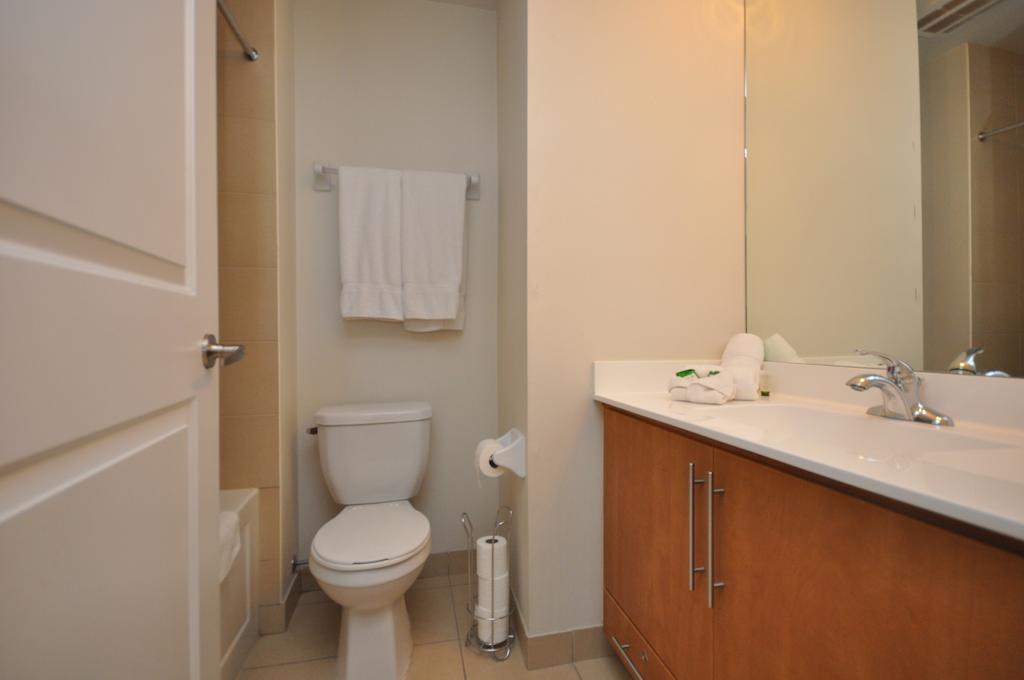 Whitehall Suites - Mississauga Furnished Apartments Dış mekan fotoğraf